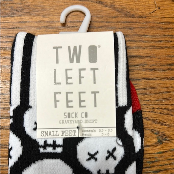 Black and White Skull Pattern Socks - Picture 2 of 4